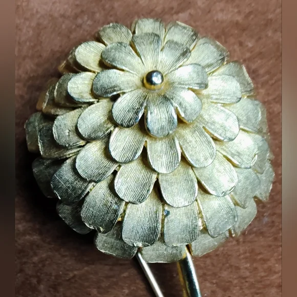 Vintage Coro craft Gold Tone Flower Brooch Mid Century Retro Fairy Cottage - Picture 2 of 6